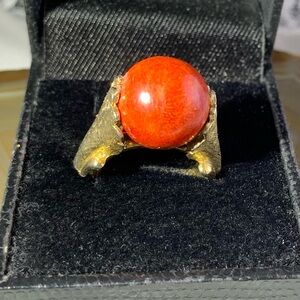 VINTAGE GOLD TONE SPONGE CORAL GEMSTONE RING RIÑG